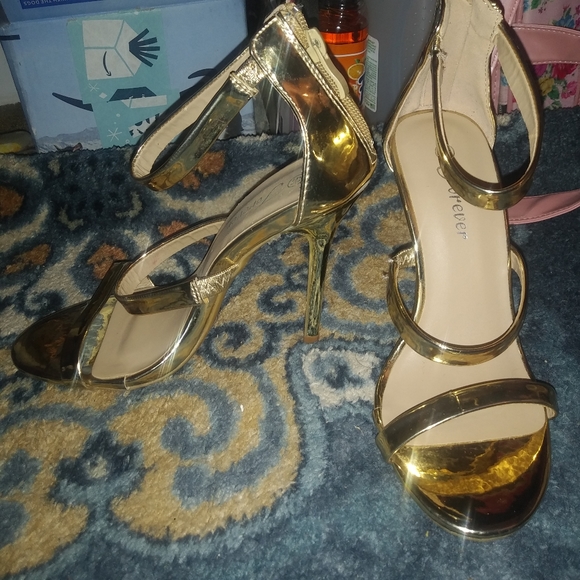 Forever Gold Heels - Picture 3 of 6